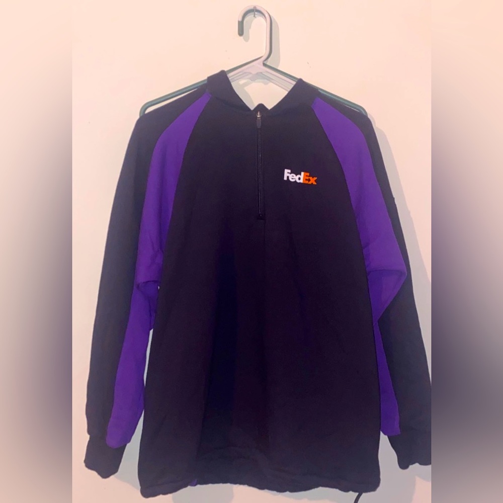 FedEx Sweatshirt, Medium , no damage, no piling, like new.
